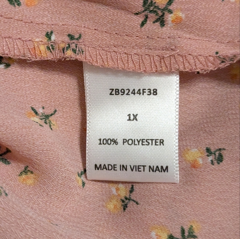 Zenobia 1X Women's Peach Floral Top - Picture 4 of 4